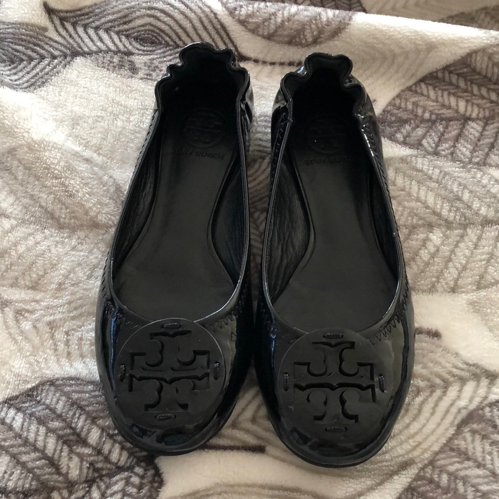 Tory Burch reva patent leather flat.